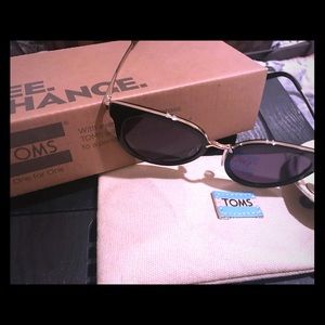 TOMS Rey Shiny Black Sunglasses - NEW